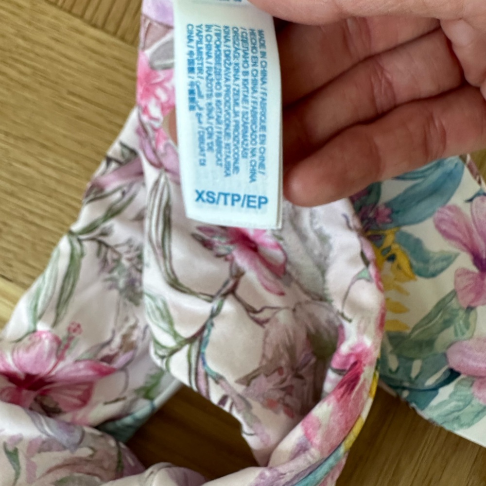 LoveShackFancy x Hurley Reversible Bikini Size XS - Picture 4 of 4